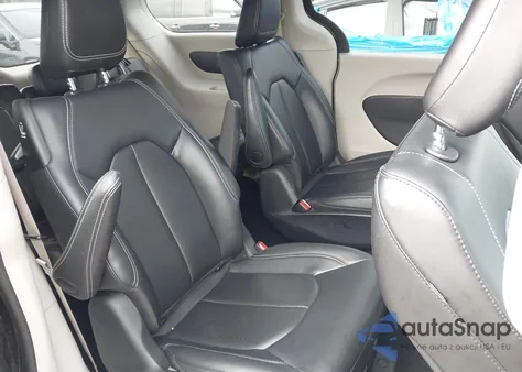 2024 Chrysler Pacifica Hybrid Select z USA, uszkodzony, nr VIN 2C4RC1S77RR150141